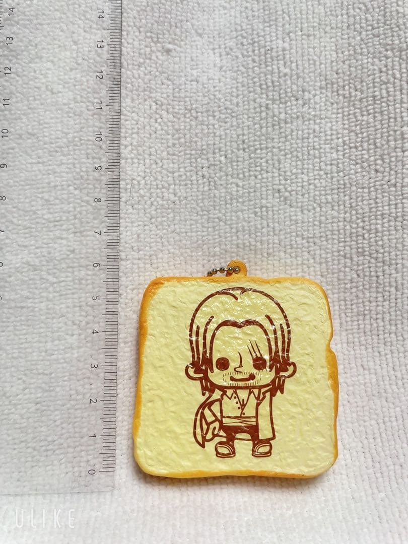 ONE PIECE シャンクス 食パン キーホルダー — image 1