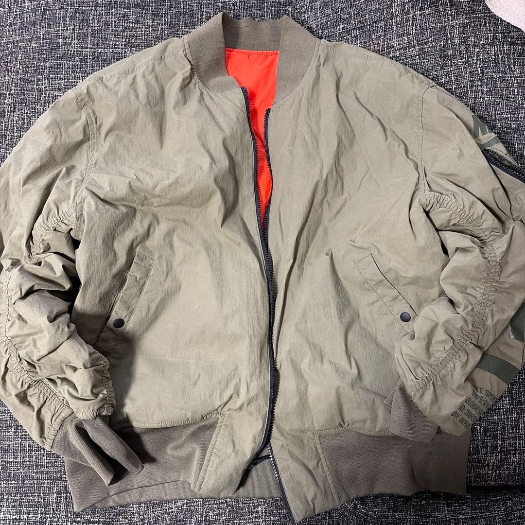 Nike MA-1 フライトジャケット カーキ — image 1